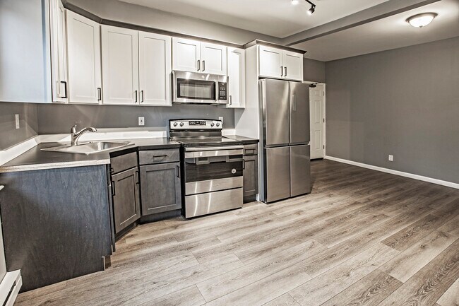 Building Photo - 100 W Broad St