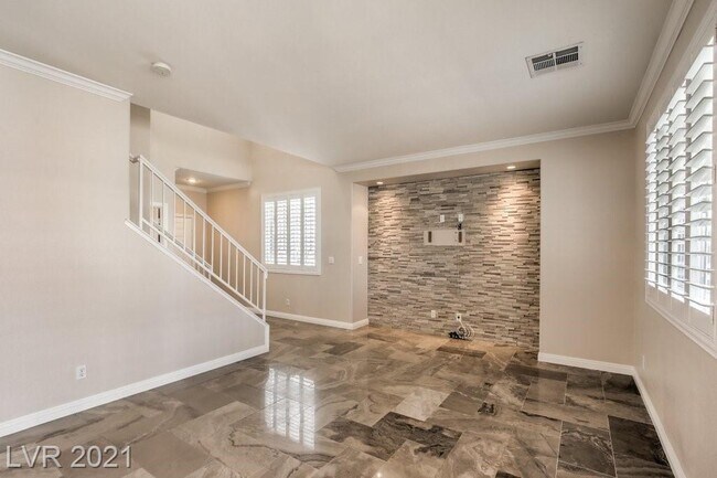 Living - 4330 Spruce Grove St