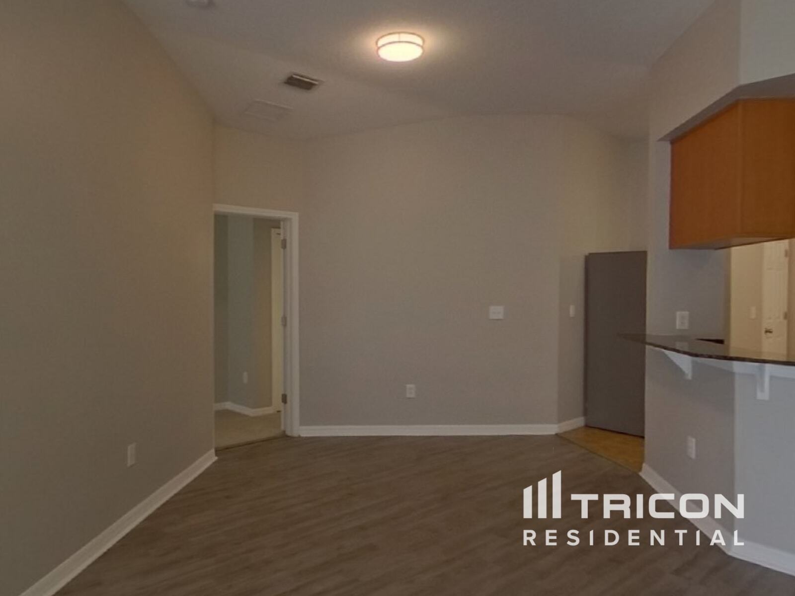 Building Photo - 2304 Roanoke Springs Dr