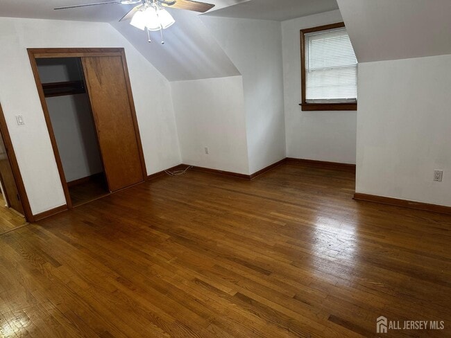 Building Photo - 7 Paul St