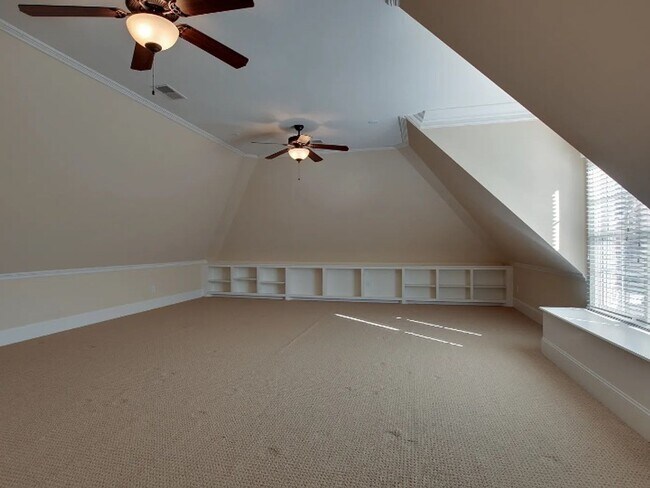 Building Photo - Coming soon! One level living in Franklin-Willow Springs