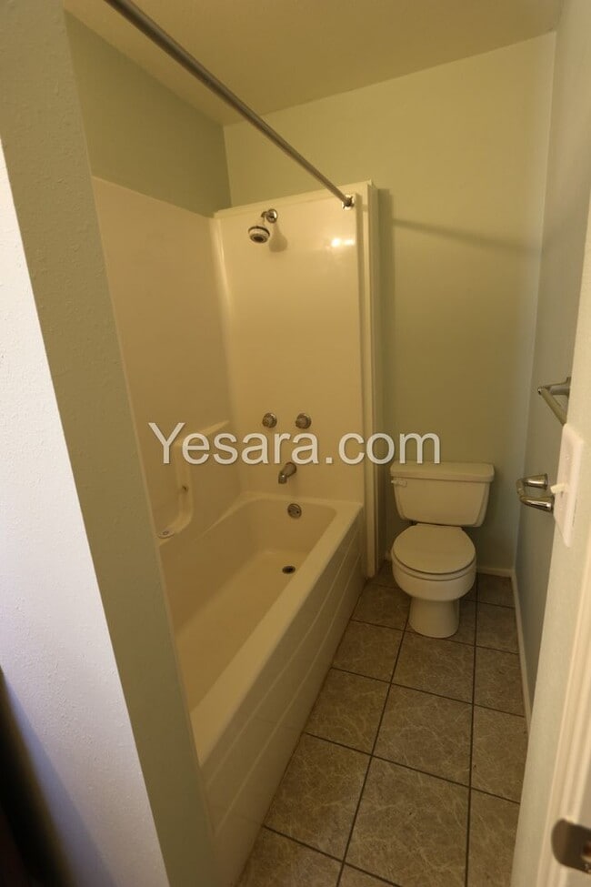 Building Photo - 2 Bedroom 1 Bath House