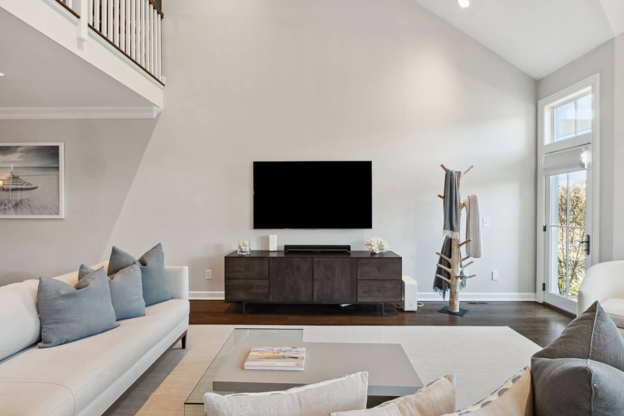 Building Photo - 1404 High Pond Ln