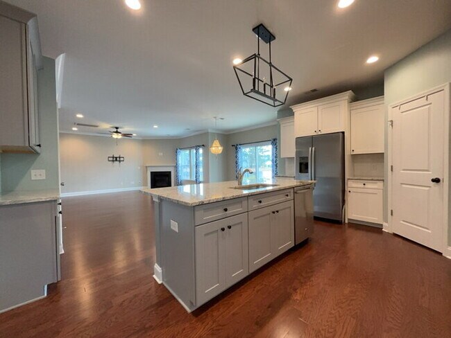 Building Photo - 292 Calm Water Way