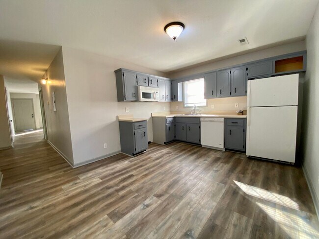 Building Photo - 268 Executive Ave