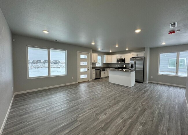 Building Photo - 3916 Scorpio Dr SE