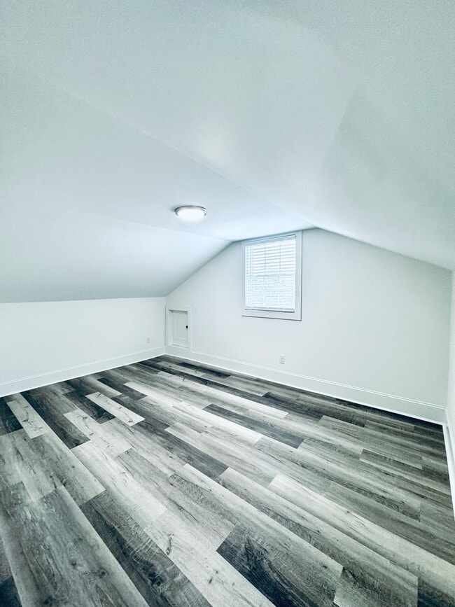 Building Photo - 510 N 2nd Ave