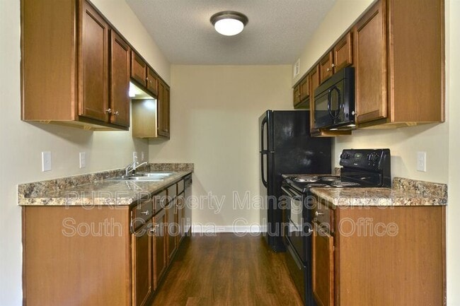 Building Photo - 515 Menlo Dr