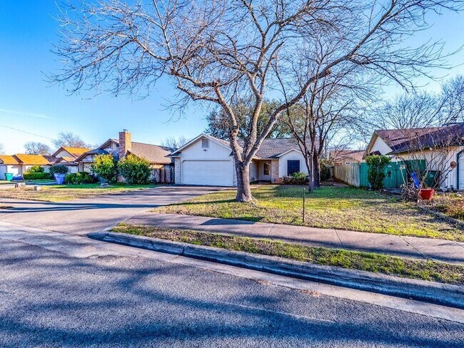 Building Photo - 1101 Cresswell Dr