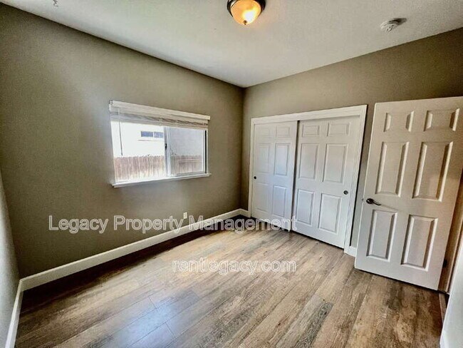 Building Photo - 1605 Paseo Flores Dr