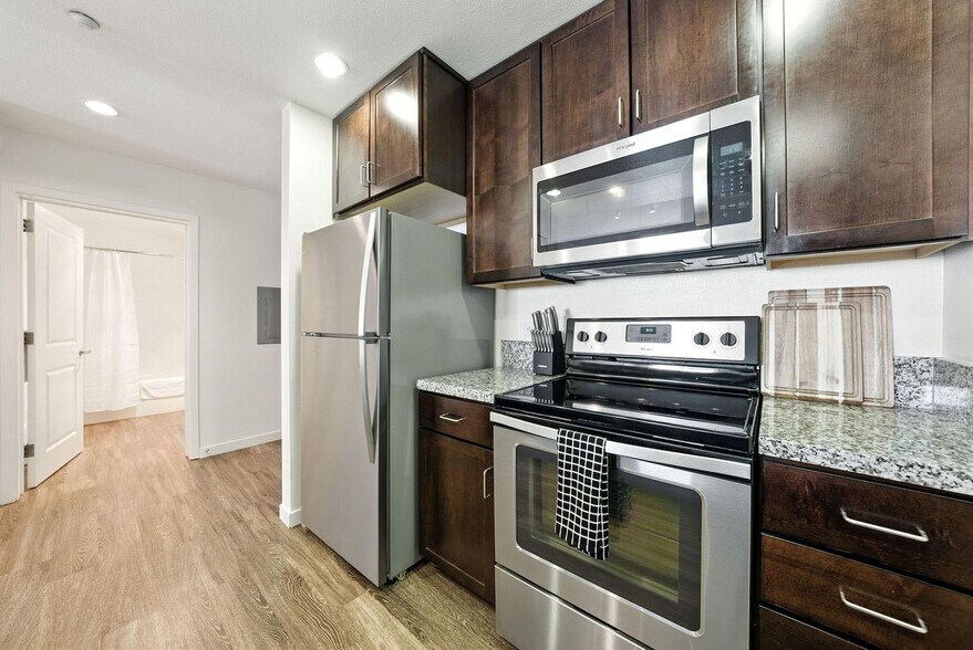 Building Photo - 1201 4th St