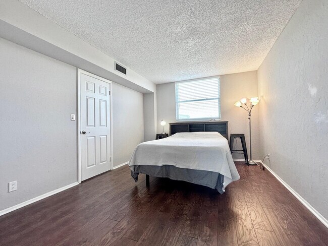 Building Photo - 5301 NW 2nd Ave