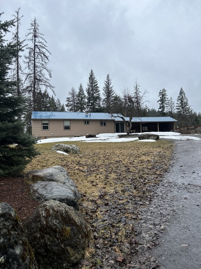 Building Photo - 2009 Lion Mountain Loop Rd