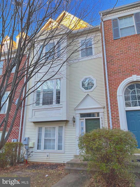 Building Photo - 4080 Fountainside Ln