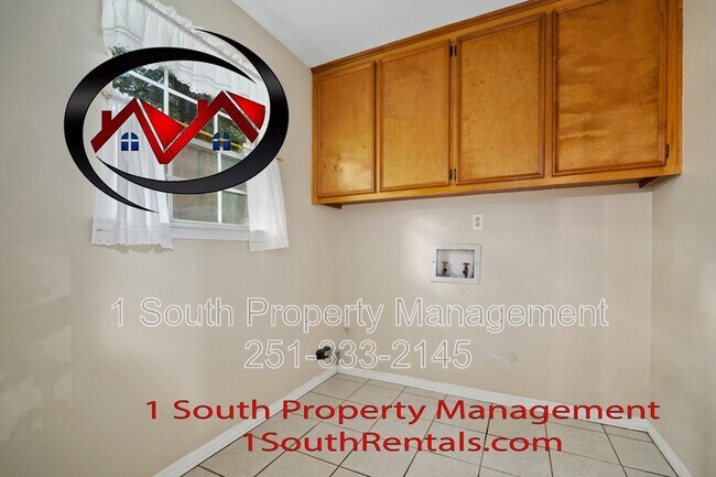 Building Photo - 2205 Woodhillcrest Dr