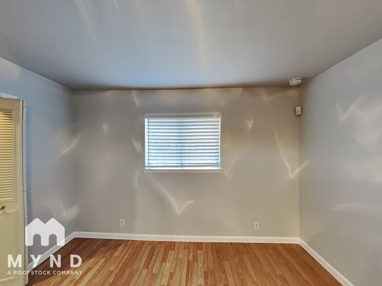 Building Photo - 5727 Bogart Dr