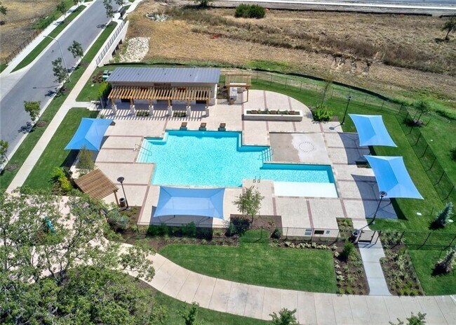 Building Photo - 1728 Fountain Bridge Dr