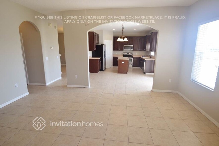 Building Photo - 8828 Royal Enclave Blvd