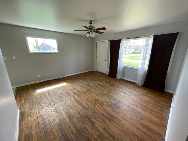 Building Photo - 3 Bedroom Home