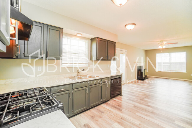 Building Photo - 2839 Beal Dr