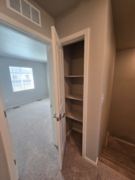 Building Photo - 4829 Autumn Leaf Dr
