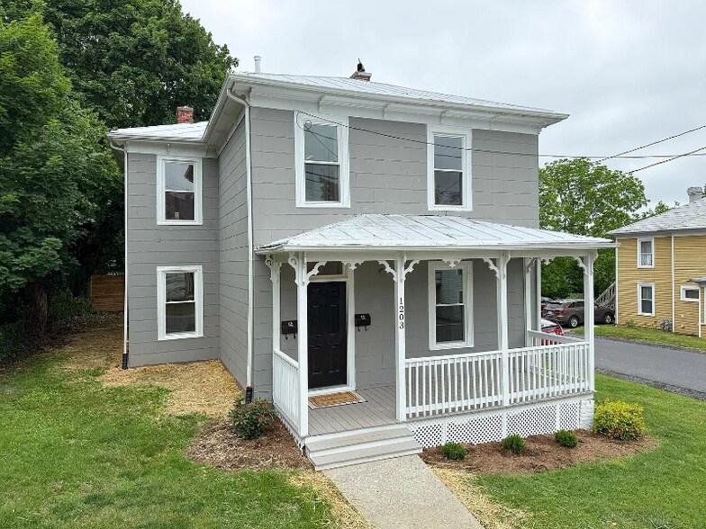 Primary Photo - 1203 Walnut St