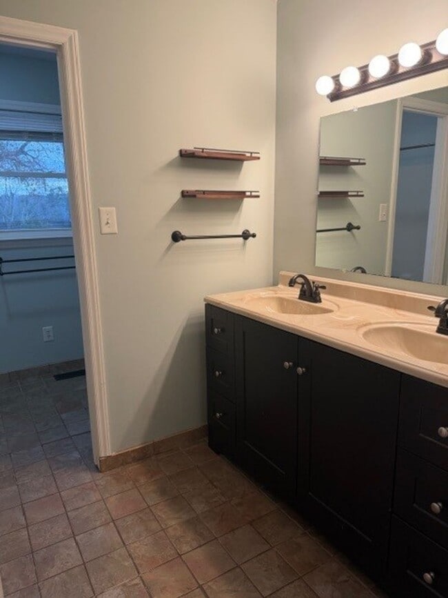 Building Photo - 3 Bed/2 Bath Home in Goldsboro