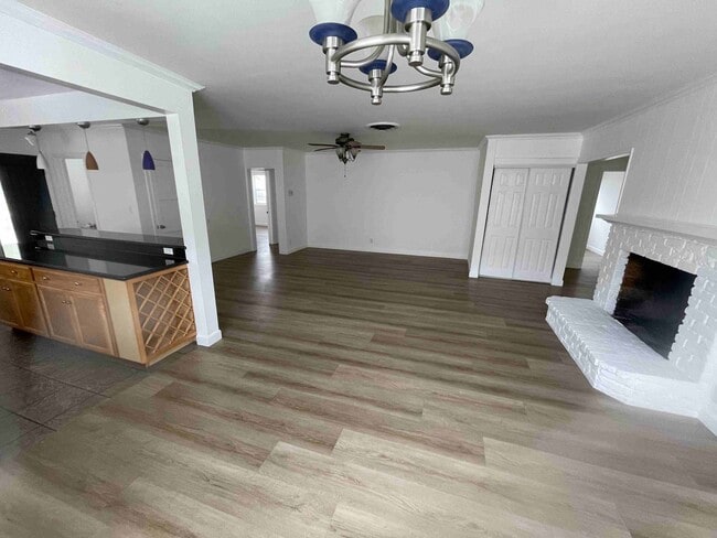 Building Photo - BEST VALUE IN SHERMAN OAKS!