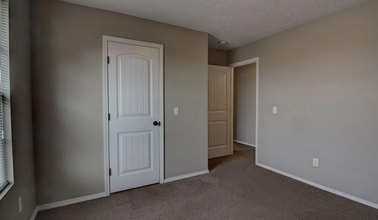 Building Photo - Ozark 3 Bedroom Rental Home- Available March 2023