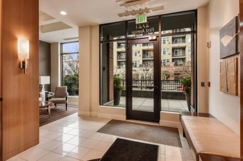 Building Photo - 2 bedroom in Seattle WA 98121
