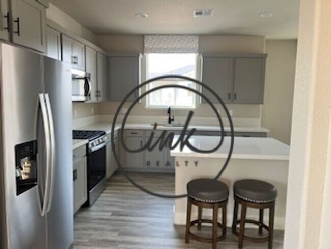 Building Photo - New Townhouses in Gardnerville
