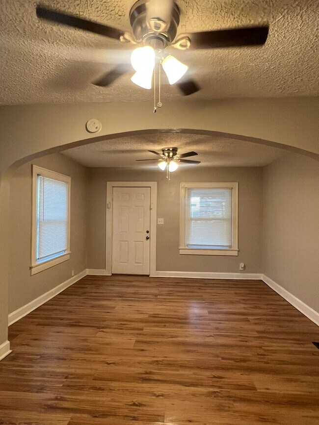 Building Photo - 2914 Winthrop Ave