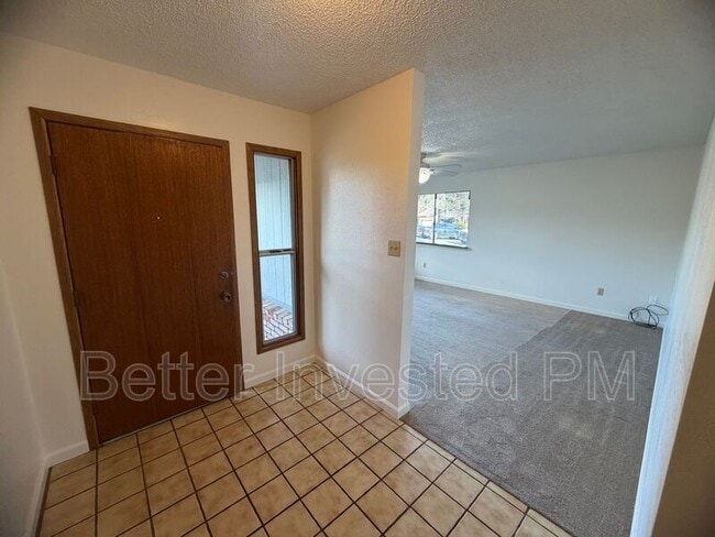 Building Photo - 1215 Marwen Dr