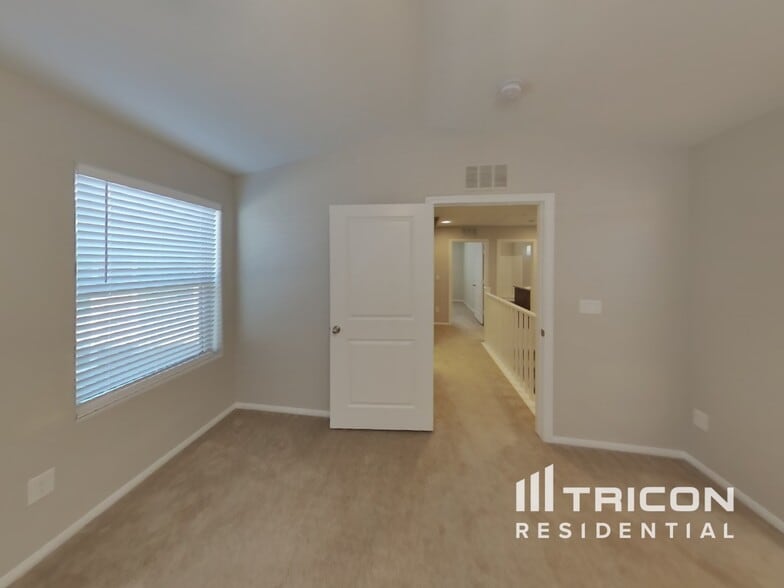 Building Photo - 10240 Elias Child Ct