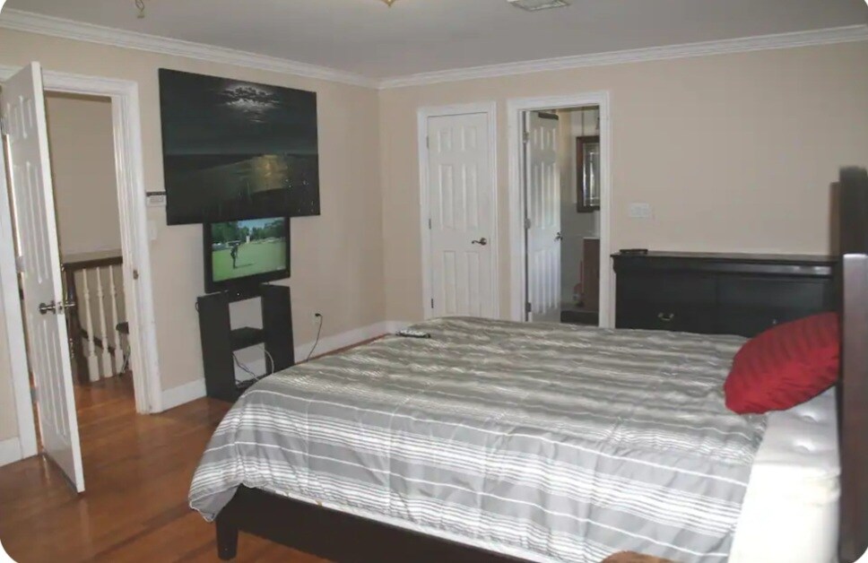 Building Photo - 189 Newport Rd