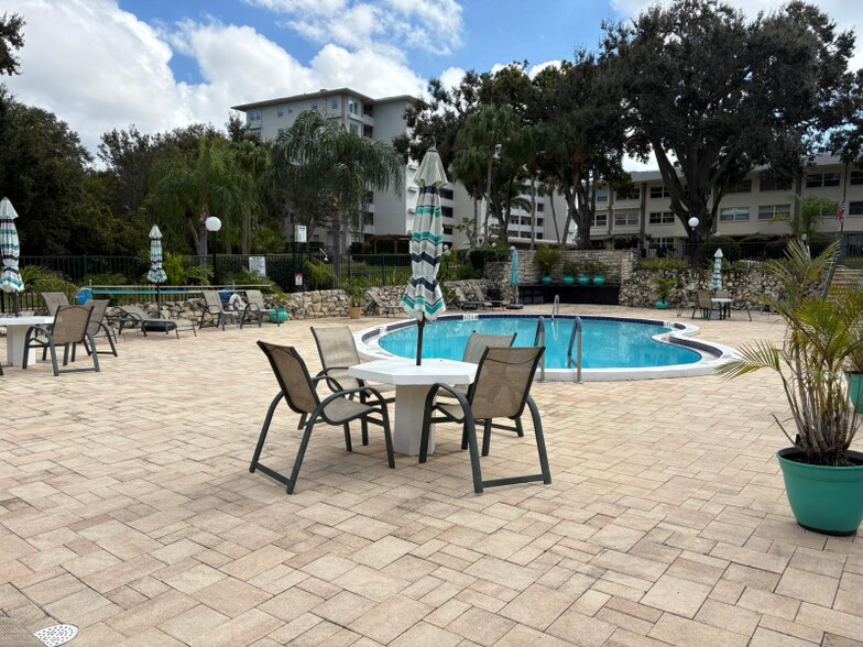 Primary Photo - 1235 S Highland Ave