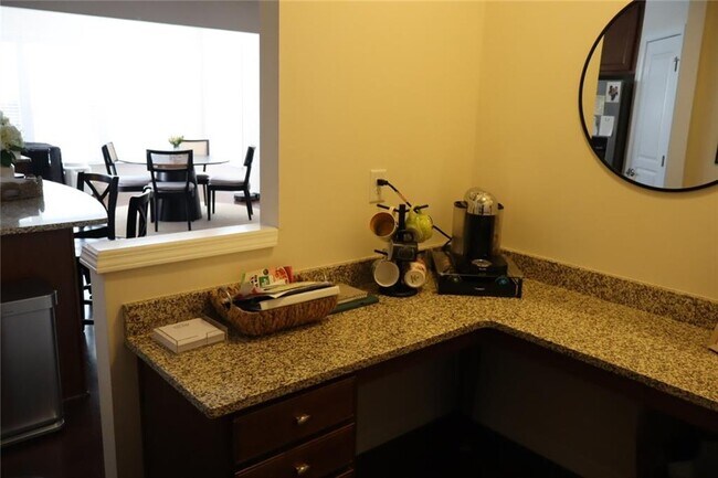 Building Photo - 701 Woodbridge Dr