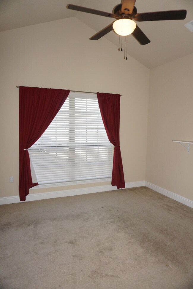 Building Photo - 307 Windmill Way