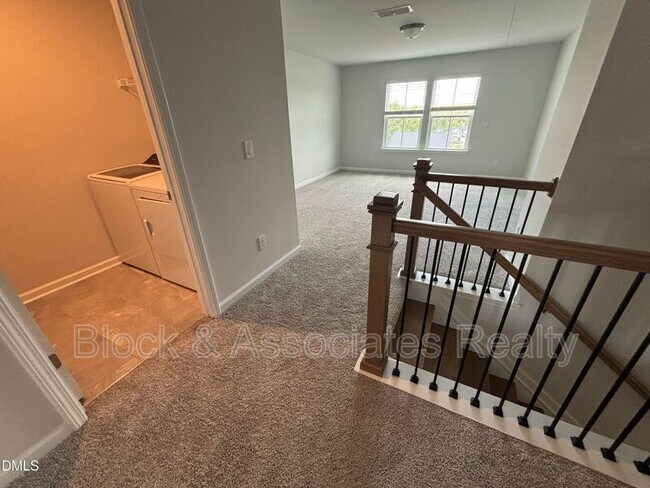 Building Photo - 3230 Pelican Ln