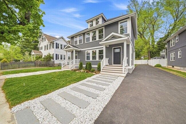 Building Photo - 54 Rangeley Rd