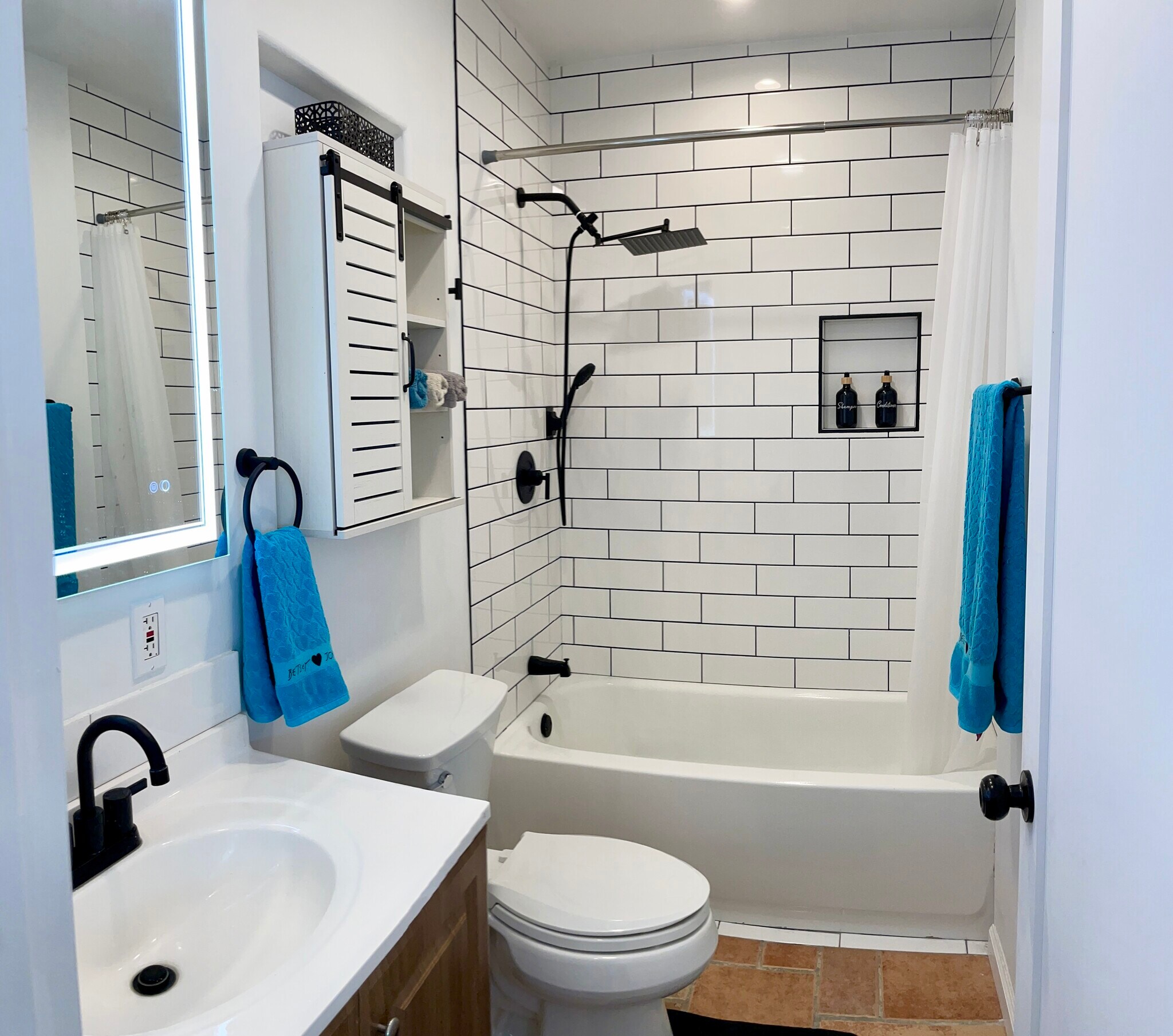 Building Photo - 19934 Saticoy St