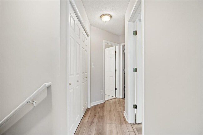 Building Photo - 5849 Amerson Ln