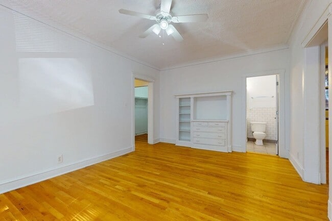 Floorplan - 5339-5345 S. Woodlawn Avenue