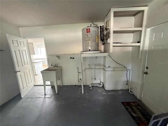 Building Photo - 5048 Lillilea Ln