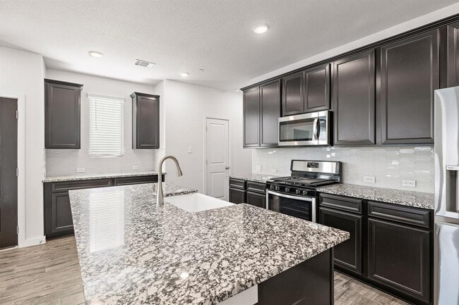 Building Photo - 2500 FOREST CREEK Dr