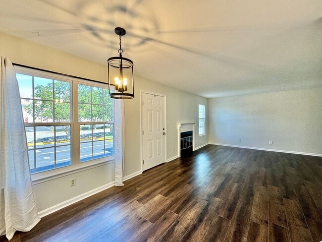 Building Photo - Updated & Ready 05-21-26! Dog Friendly Home w/Community Pool, Clubhouse, Tennis Courts & More!