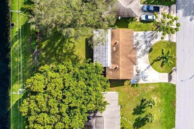 Building Photo - 4271 Empress St