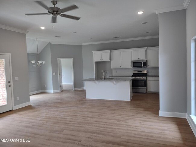 Building Photo - 599 Westfield Dr