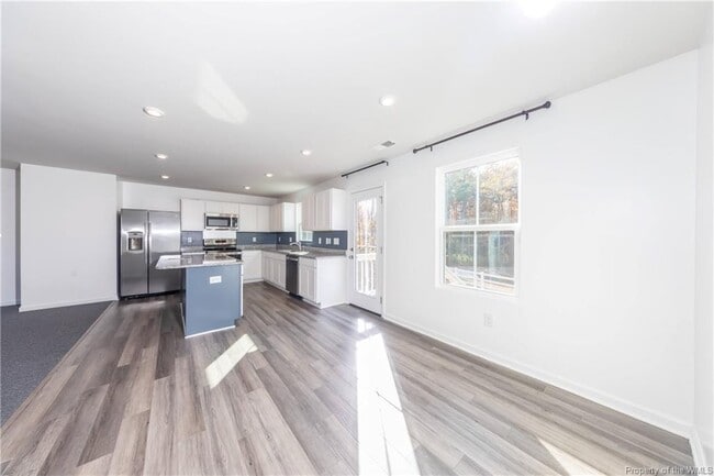 Building Photo - 116 Makayla Dr