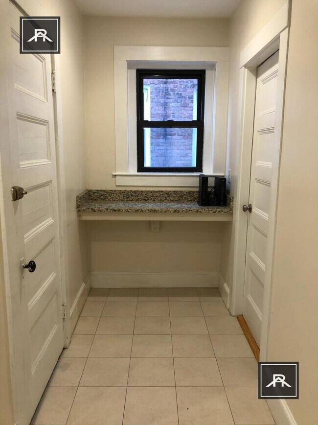Building Photo - 3 bedroom in Cambridge MA 02140